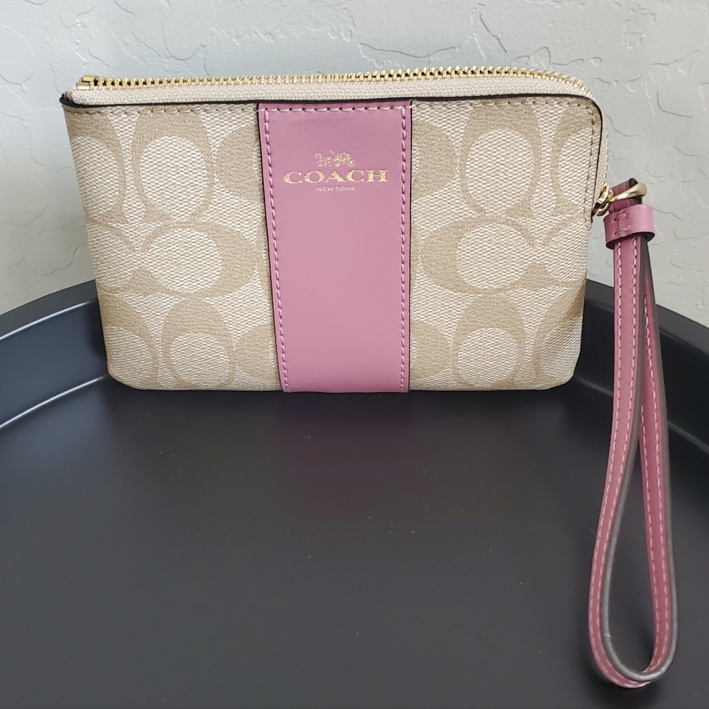 Coach Signature Canvas Wristlet in Pink